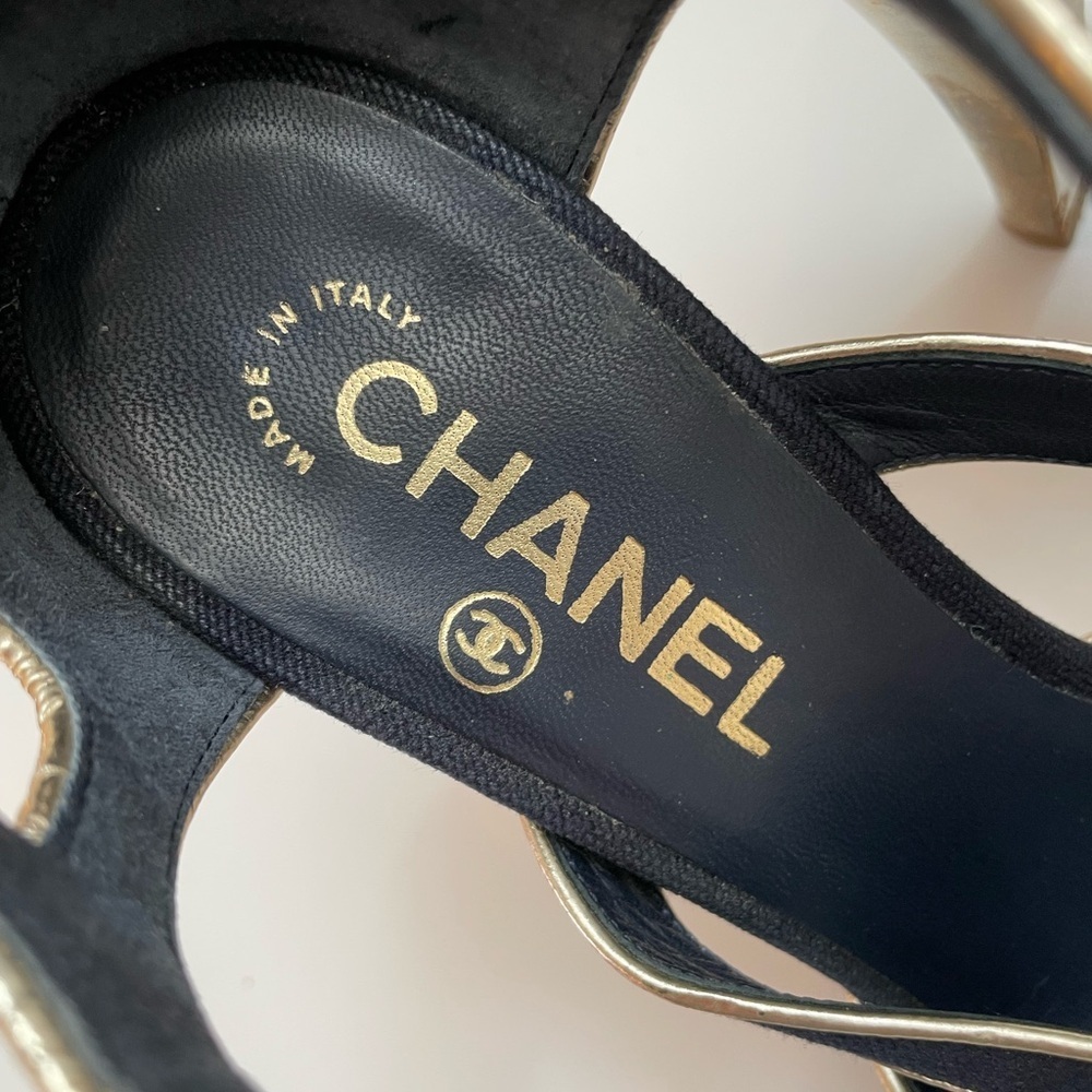 Chanel Gold Leather & Navy Peep-Toe Heels Size 7.5 - Picture 5 of 15